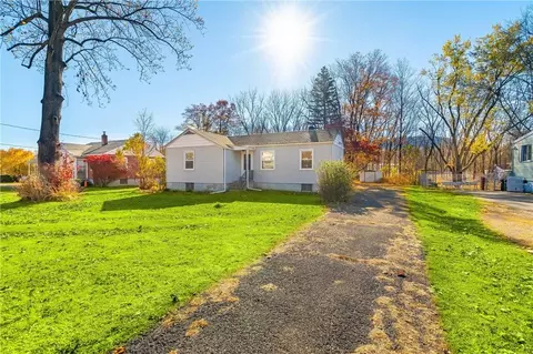 171 E Main St E, Washingtonville, NY 10992