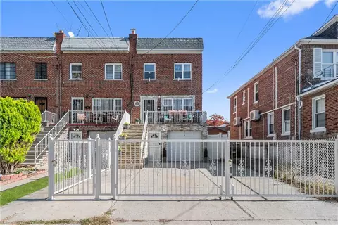 2752 Pearsall Ave, New York, NY 10469