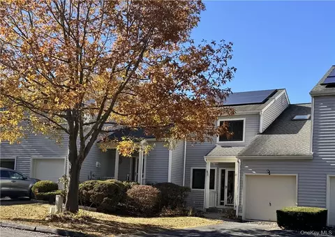 21 Highview Rd, East Fishkill, NY 12533