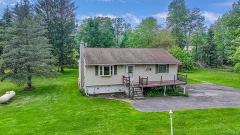 6 Crawford St, Crawford, NY 12566