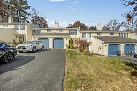 46 Pond Hill Ln, Walden, NY 12586