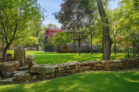 41 Old Mill Riv, Pound Ridge, NY 10576