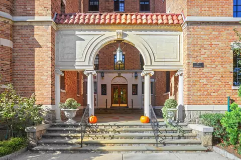 12 Meadow Ave #1D, Bronxville, NY 10708