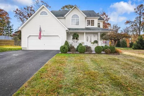 82 Winchester Dr, Monroe, NY 10950