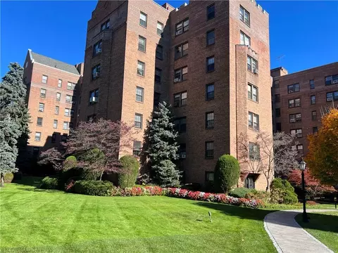 190 Garth Rd #2R, Scarsdale, NY 10583