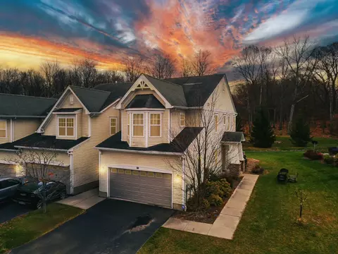 20 Avoncroft Ln, Wallkill, NY 10940
