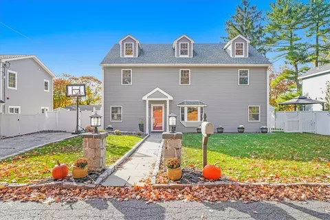 6 Leaf Pl, Greenburgh, NY 10523