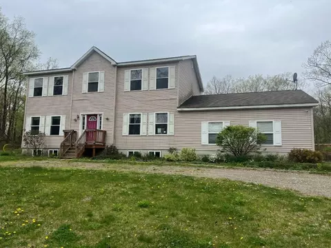 25 Tinkertown Rd, Pleasant Valley, NY 12569