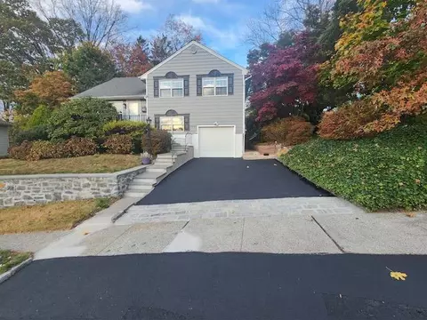88 Davenport Rd, Yonkers, NY 10710
