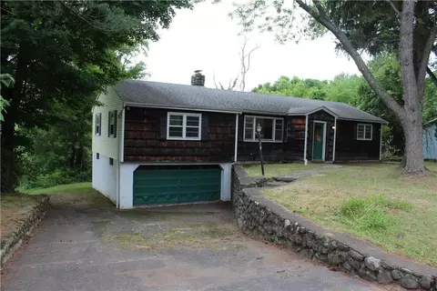 129 Sycamore Dr, New Windsor, NY 12553