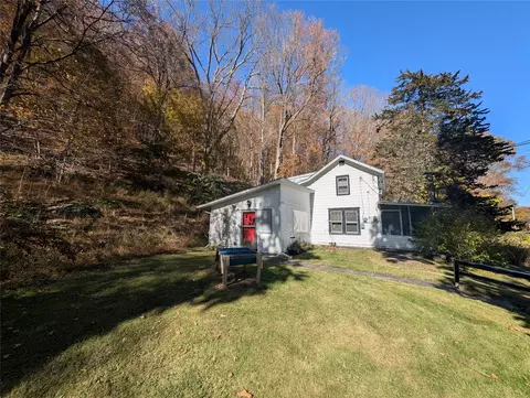 621 Milan Hollow Rd, Rhinebeck, NY 12572