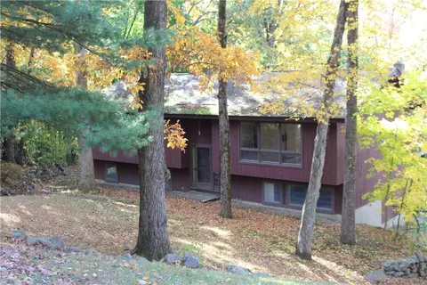 19 Lakeview Ter, Amawalk, NY 10501
