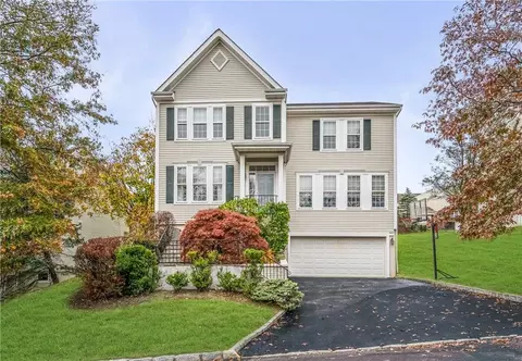 8 Bellefair Rd, Rye Brook, NY 10573
