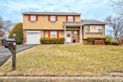 77 Hillcrest Ave, Greenburgh, NY 10607