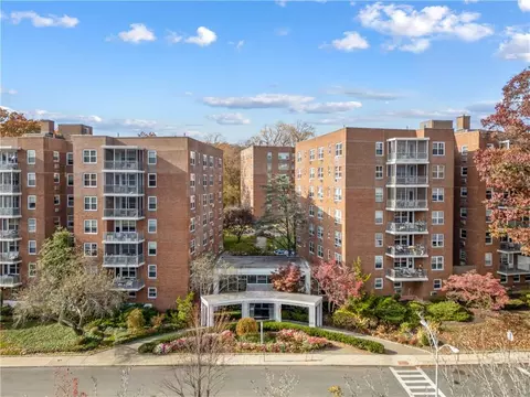 281 Garth Rd #C6L, Scarsdale, NY 10583