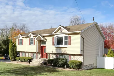 114 Lake Rd, Clarkstown, NY 10920