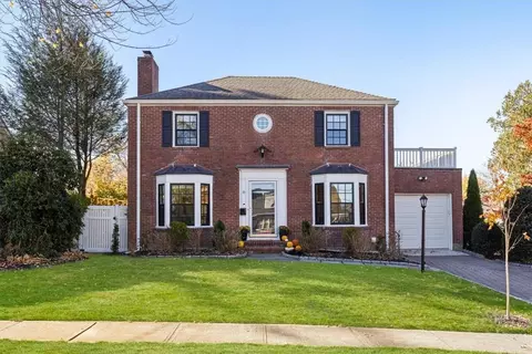 6 Burns St, Greenburgh, NY 10530