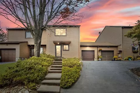 38 Hilltop Cir, Fishkill, NY 12524