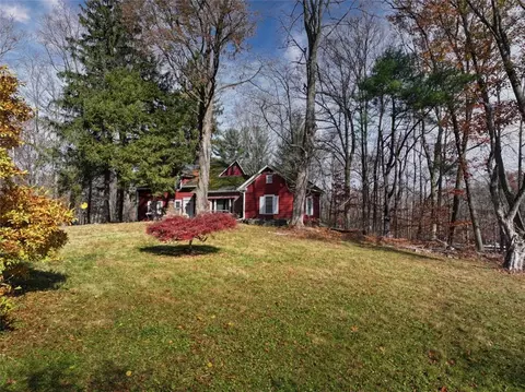 22 Mud Mills Rd, Wallkill, NY 10940