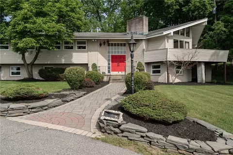 352 Robinson Ave, Newburgh, NY 12550