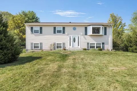 57 Smith Crossing Rd, Wappinger, NY 12590
