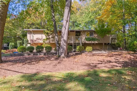29 Renfrew Rd, Ramapo, NY 10977