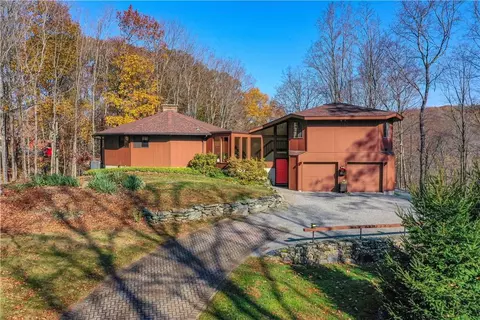 538 Blinn Rd, Yorktown, NY 10520