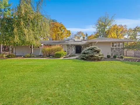 344 N Little Tor Rd, Clarkstown, NY 10956