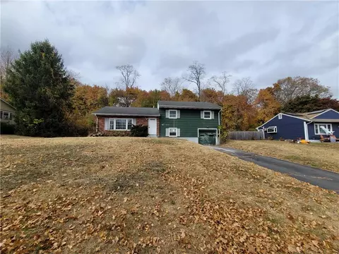 67 Harth Dr, New Windsor, NY 12553