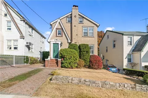 79 Onondaga St, Yonkers, NY 10704