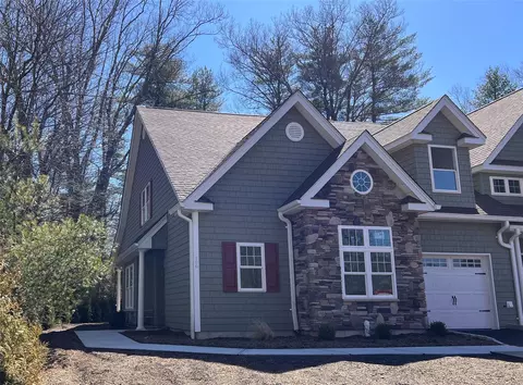 100 Macintosh Way, Out Of Area, PA 18336