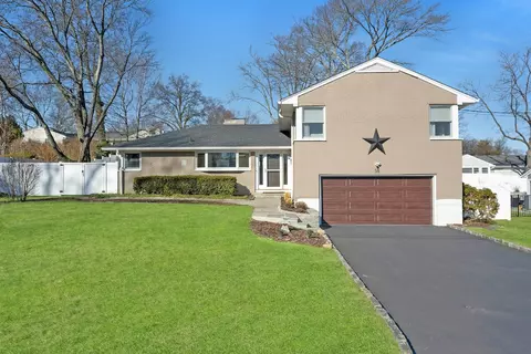 38 Avis Dr, New Rochelle, NY 10804