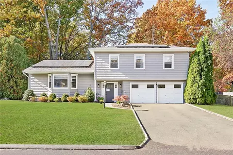 63 Rock Ridge Dr, Rye Brook, NY 10573