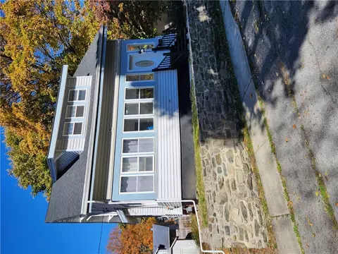 27 Hinkley Pl, Poughkeepsie, NY 12601