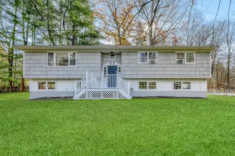 31 Robin Hood Rd, Ramapo, NY 10901