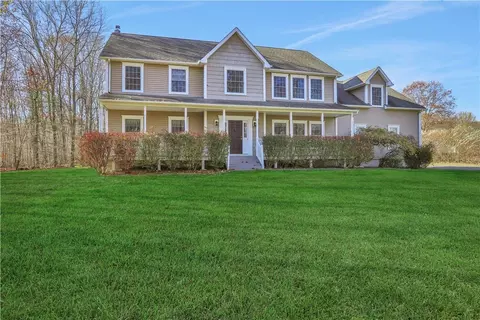 79 Hickory Hill Rd, Newburgh, NY 12550