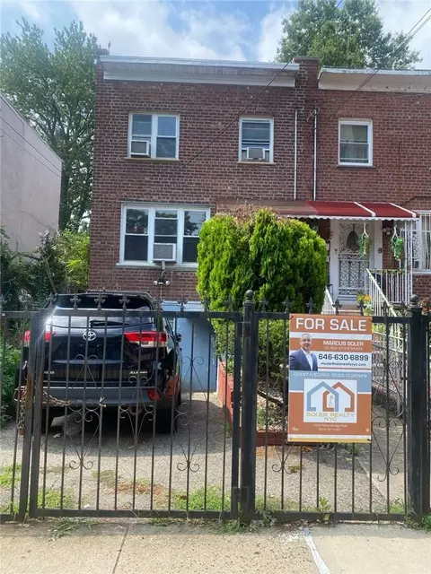 938 E 228th St, New York, NY 10466