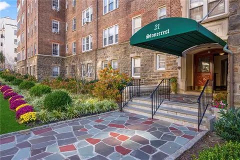 21 N Chatsworth Ave #6A, Larchmont, NY 10538