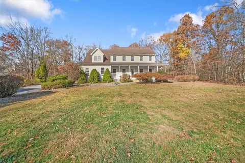4 Centurion Ct, Newburgh, NY 12550