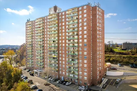 1841 Central Park Ave #19R, Yonkers, NY 10710