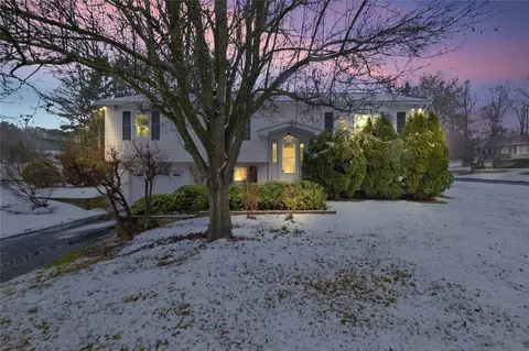 31 Doyle Dr, Wappinger, NY 12590