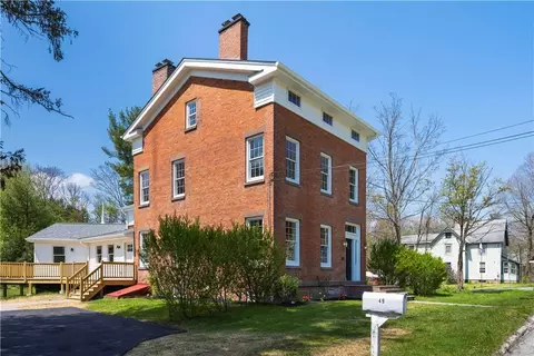 49 North Ave, Pleasant Valley, NY 12569
