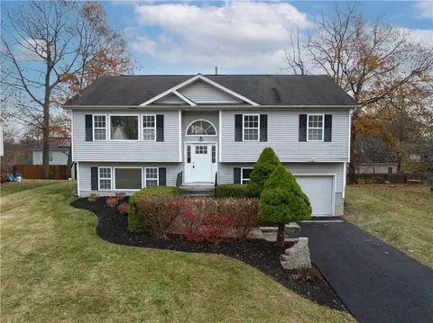 7 Dogwood Dr, Middletown, NY 10940