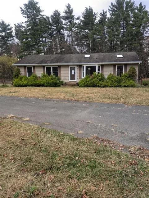 15 Valk Rd, Saugerties, NY 12477