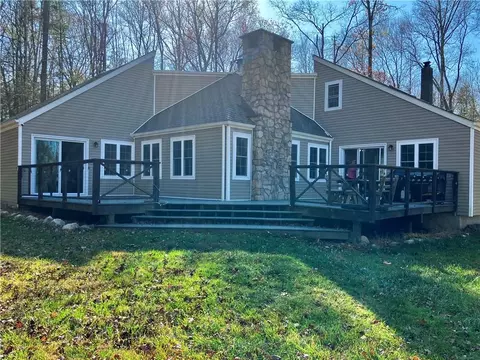 171 Sandburg Pl, Crawford, NY 12566
