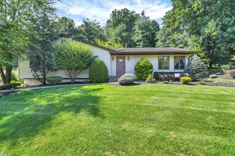 1 Amanda Ct, Ramapo, NY 10952