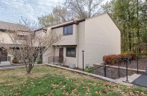 3 Downing Pl #B, Poughkeepsie, NY 12603