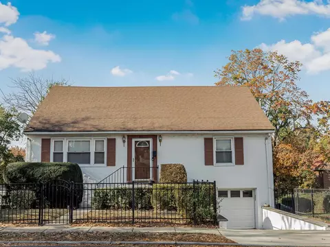 410 Mcclellan Ave, Mount Vernon, NY 10553