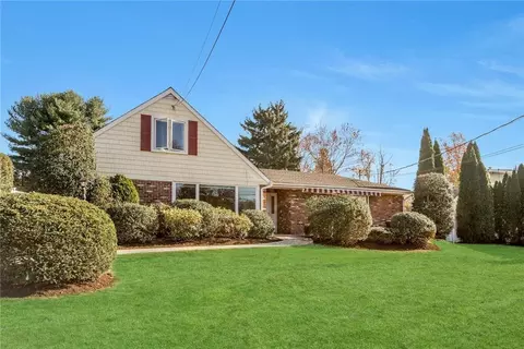 8 Beacon Ln, Rye Brook, NY 10573
