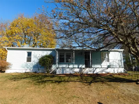 18 Mele Ln, New Paltz, NY 12561